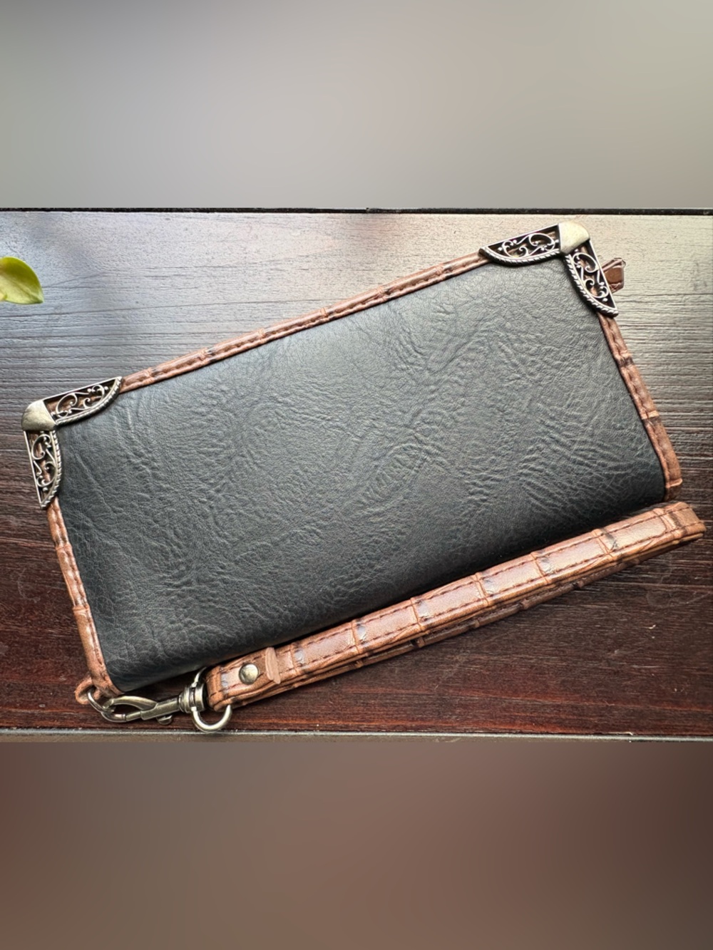 Bueno Black Wristlet with Logo Patch